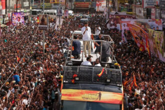 busculada mortala in india la un miting al actorului vijay 36 de morti si peste 50 de raniti 68d852773fe6e