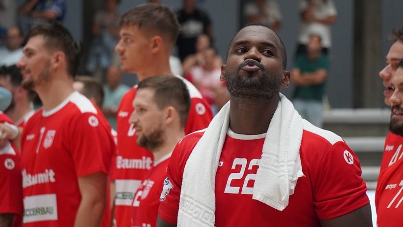 campioana dinamo debut cu stangul in liga campionilor 68c1cb6ed8624