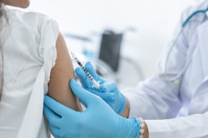 categorii de persoane care nu se mai pot vaccina gratuit medicii avertizeaza multi oameni se afla in aceasta situatie 68ccd66ade4c9