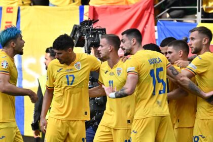 caz de dosarele x la nationala selectionerul a pus mana pe telefon 68d7c0e4083a9