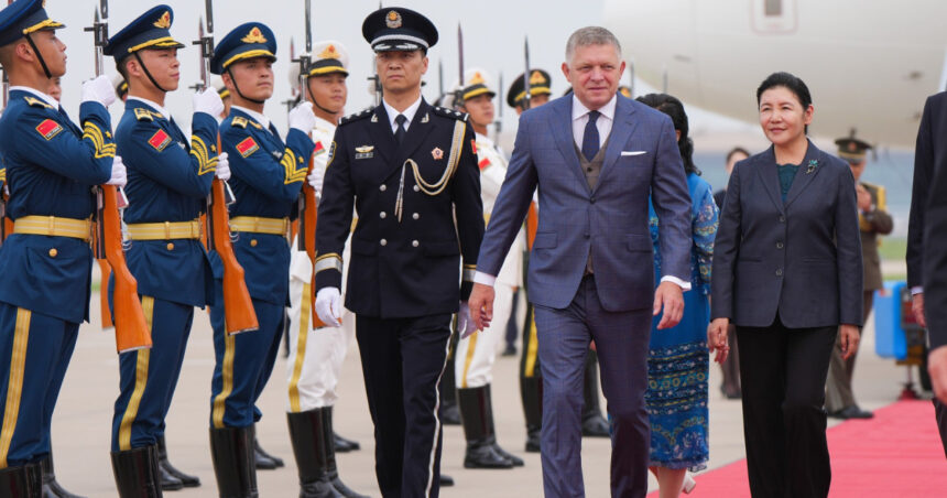 ce i a transmis lui xi jinping singurul lider din ue care a participat la parada uriasa de la beijing 68b957712bbb6