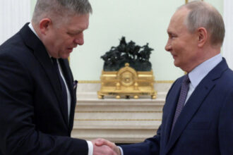 ce s a intamplat dupa ce robert fico i a strans mana lui vladimir putin la moscova repercusiuni asupra partidului premierului slovac 68c9aee60e0aa