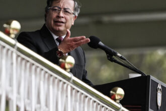 columbia anunta ca nu mai cumpara arme din sua pentru ca a fost scoasa de pe lista tarilor implicate in lupta impotriva drogurilor 68ca621ebda67