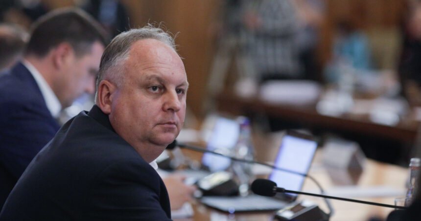 complot al unui secretar de stat din ministerul economiei si al sefului anpc pentru a elibera un post la nivel local ce a transmis dna 68cd5c3e28103