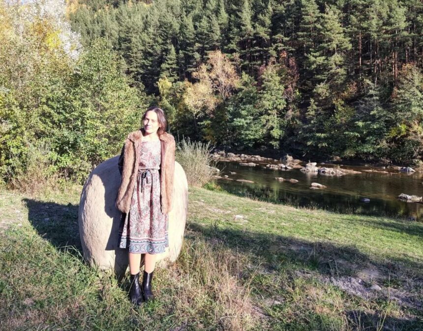 comunitatea din cotu vaii comuna albesti deplange trecerea in nefiinta a presbiterei invatatoarea elena corina diaconu 68b733e45a5d3