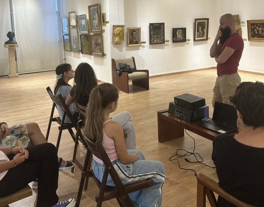 copiii pasionati de artele vizuale au interpretat scene din scurtmetrajul arts tamer la muzeul de arta constanta 68cc9c52c230f
