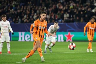 cu un ochi rade si cu altul plange sudakov s a transferat la benfica dar rusii aproape i au omorat familia 68bf3675432cc
