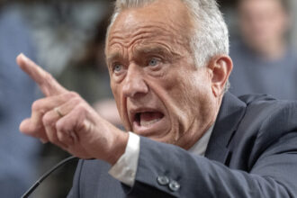 cum rescrie conspirationistul robert f kennedy jr ajuns responsabil cu sanatatea americanilor politica sua privind vaccinurile 68cc16379589e