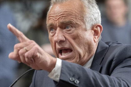 cum rescrie conspirationistul robert f kennedy jr ajuns responsabil cu sanatatea americanilor politica sua privind vaccinurile 68cc16379589e