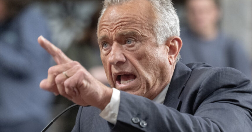 cum rescrie conspirationistul robert f kennedy jr ajuns responsabil cu sanatatea americanilor politica sua privind vaccinurile 68cc16379589e