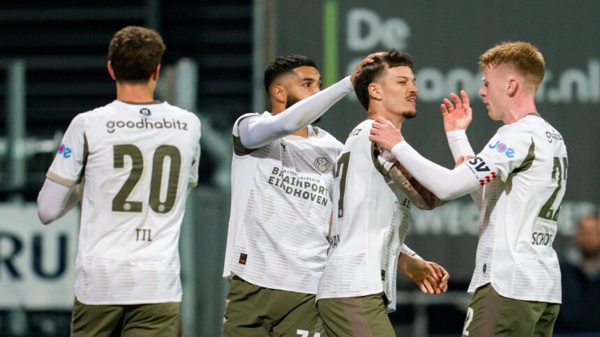 dennis man l a cucerit pe antrenorul lui psv ce a spus peter bosz dupa pasa decisiva a romanului 68d8f9bd1cb18