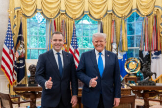 donald trump i a trimis o scrisoare misterioasa lui karol nawrocki 68ca9a785707c