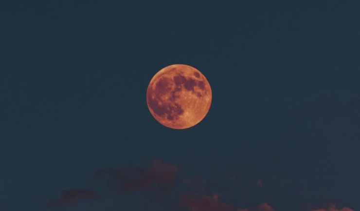 eclipsa totala de luna in aceasta seara 68bd2aa056a89