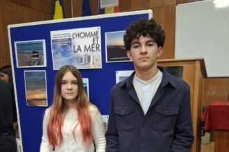 elevi de la colegiul comercial carol i din constanta premiati la concursul judetean intitulat lhomme et la mer 68d92d456221f