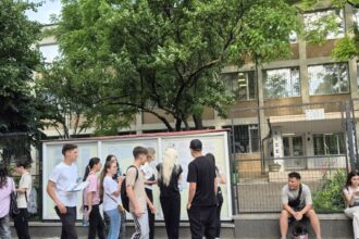 elevii din constanta cu media 10 la evaluarea nationala si bacalaureat 2025 vor primi stimulente financiare vezi cine sunt acestia 68d64e8a20896