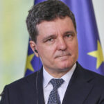 exclusiv ce spune nicusor dan despre o alianta psd aur si despre sondajul care da partidul lui simion la 40 asa interpretez eu 68d6479e6b18b