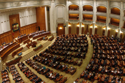 exclusiv parlamentul cheltuie 1 milion e cu angajatii alesilor lunar peste 1 000 de consilieri si soferi la 464 de senatori si deputati 68c422dd6ca30