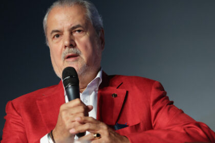 exclusiv reactia ministrei de externe dupa ce nastase s a pozat alaturi de dictatori si ambasada a primit invitatie dar ne delimitam de putin 68b802e0980be