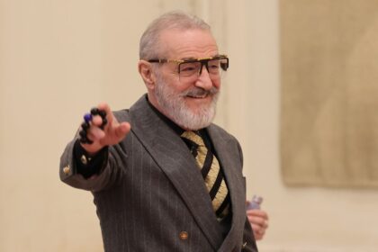 fcsb pe cale sa tipareasca bani pentru gigi becali sumele au inceput sa curga deja 68d78c1b12aa1