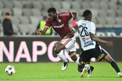 fostul arbitru a vazut faza la care rapid a cerut penalty si a dat verdictul 68c53a6a4be3d