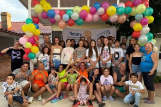foto 20 de copii din targu lapus au ajuns la mare printr un proiect demarat de rotary club cetatea tomis 68bc7795b7d7c