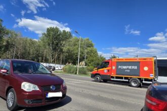foto alerta la iesirea din costanta spre ovidiu pompierii intervin cu autospecialele de stingere si cele de prima interventie si comanda 68cd41c261cf5