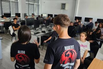 foto clubul de robotica al liceului teoretic nicolae balcescu din medgidia a dat startul activitatilor stem 68d8ffb0690a7