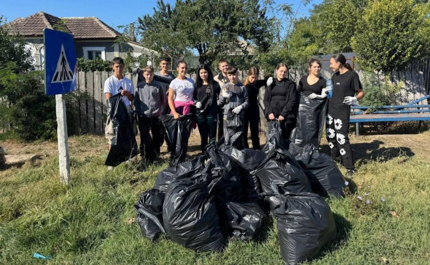 foto elevii din comuna garliciu s au mobilizat exemplar de ziua de curatenie nationala pentru un mediu mai curat 68cee41a979bd
