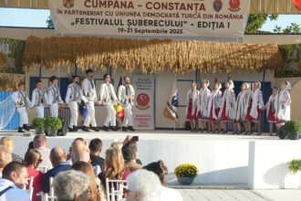 foto imagini inedite din a doua zi a festivalului suberecului de la cumpana evenimentul continua si astazi cu delicii culinare si program artistic 68cfb011db1c1