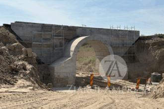 foto lucrarile la podul de pe dn 2a de la iesire din comuna crucea sunt in toi iar progresul este vizibil cand se va relua circulatia complet 68be4adce27f4