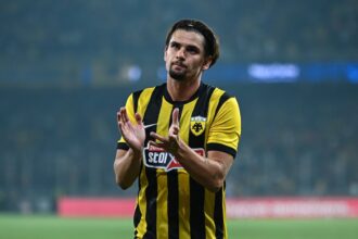 foto razvan marin a iesit dupa o ora iar inlocuitorul sau a inscris imediat golul victoriei pentru aek atena 68c7eedb183ba