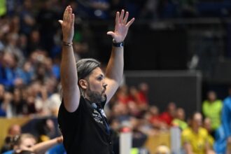 foto reactii acide ale suporterilor dupa esecul lui csm bucuresti din champions league adi talent pana unde vei merge 68bdc9ee9675c