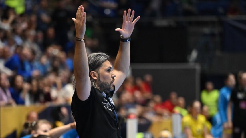 foto reactii acide ale suporterilor dupa esecul lui csm bucuresti din champions league adi talent pana unde vei merge 68bdc9ee9675c