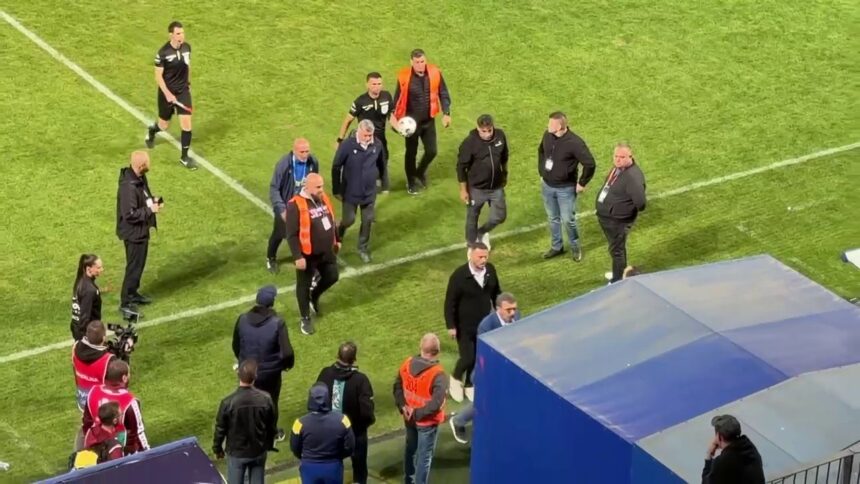foto si video ce nu s a vazut la tv eugen neagoe a sarit la arbitru la pauza meciului petrolul rapid 68d83168b6ac6