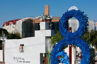 foto si video cei de la fc u craiova primii care l au comemorat azi pe marele ilie balaci cum ar fi fost ilie balaci astazi 68bea2f4a8245