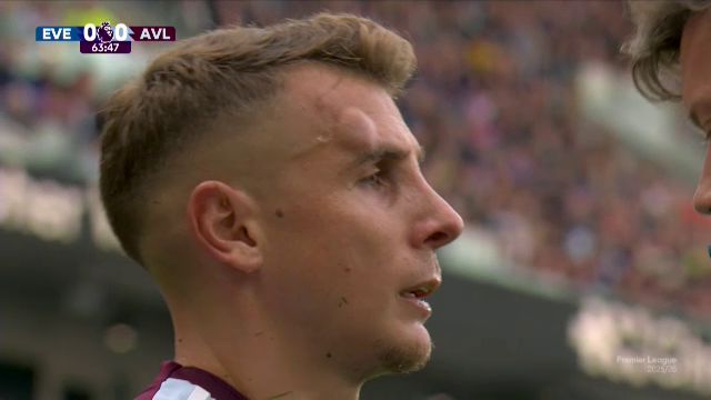foto si video eroul etapei in premier league a insistat sa joace cu o umflatura de marimea unei mingi de golf 68c68142c60a6