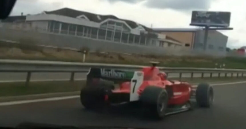 foto soferul fantoma al unei masini tip formula 1 identificat in sfarsit de politistii cehi bolidul alerga pe autostrazi din 2019 68be9edd854e8