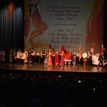 foto spectacol de gala la constanta festivalul international al dansului cantecului si portului popular turco tatar a reunit comunitati din turcia europa de est si romania 68bd4c964889b