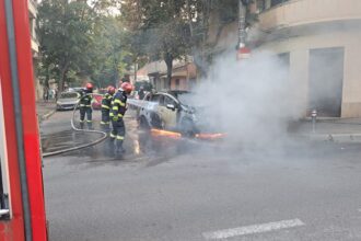 foto video arde o masina in constanta strada ilarie voronca blocata 68c0558f7edf1