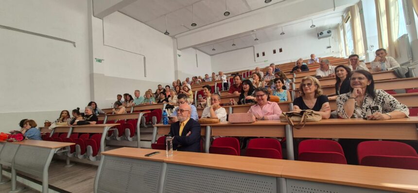 foto video reuniune emotionanta la ovidius promotia 1985 a rememorat cu bucurie amintirile anilor de liceu 68bba7b817dc9