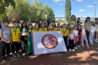 foto ziua de curatenie nationala sarbatorita cu entuziasm la medgidia de elevii si profesorii de la scoala lucian grigorescu dar si de cercetasii din centrul local dapyx medgidia 68ced98b58c39