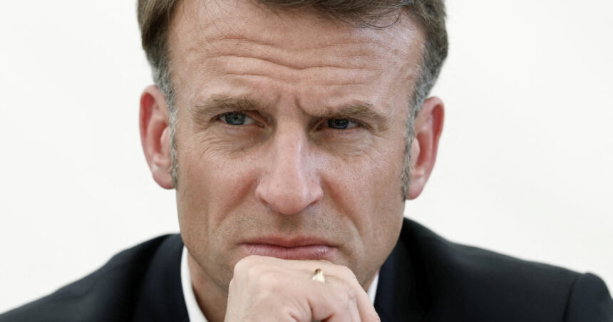 francezii nu l mai vor pe macron un sondaj arata ca doua treimi doresc demisia presedintelui frantei 68b9fc8665590