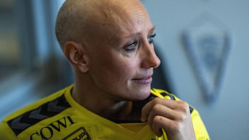 galerie foto a invins cancerul in 66 de zile camilla herrem fara par si cu lacrimi in ochi la revenirea pe teren 68b6948be91eb