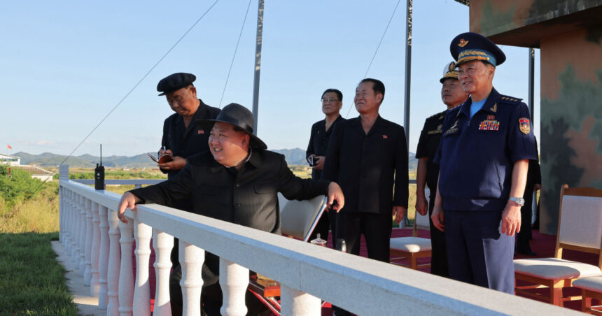 galerie foto kim jong un supravegheaza testarea de noi drone sinucigase si mizeaza pe inteligenta artificiala pentru modernizarea armatei 68cd051e76eb7