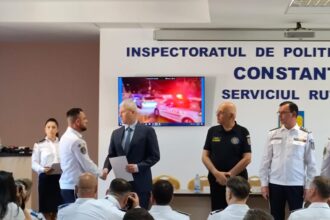 galerie foto mai multe cadre mai premiate in prezenta ministrului predoiu printre ele politistul caruia i s a predat criminalul din cernavoda 68bacccf3c17c