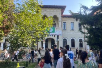 galerie fotovideo a inceput scoala la constanta imagini de la unitatile de invatamant din oras 68beb703707de