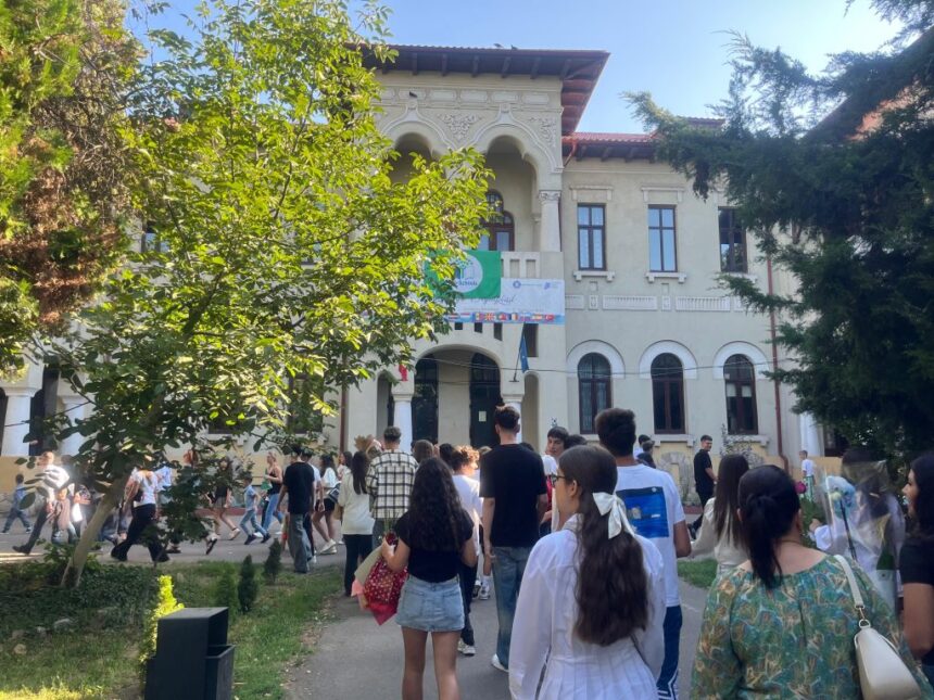 galerie fotovideo a inceput scoala la constanta imagini de la unitatile de invatamant din oras 68beb703707de