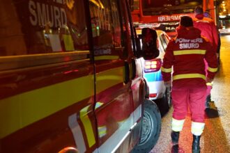 grav accident in zona comunei ostrov intre o masina si un tractor o victima inconstienta 68c3070d24596