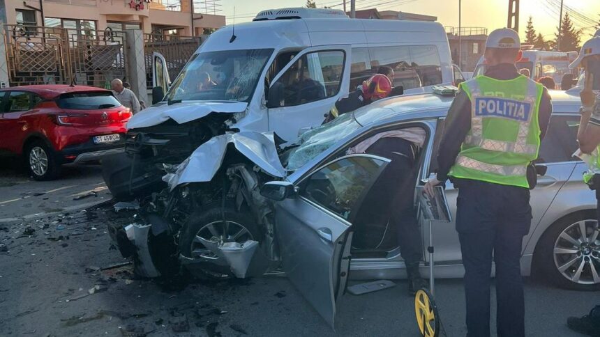 grav accident rutier in mangalia intre un microbuz si un autoturism a fost activat planul rosu de interventie 13 persoane au ajuns la spital 68bfc61ee333c
