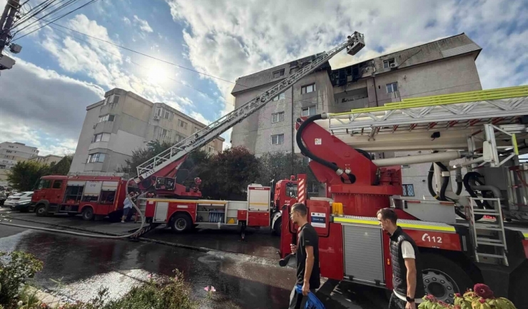 incendiu la mansarda unui bloc din constanta un barbat in stare de inconstienta 68c6c66b2ab33